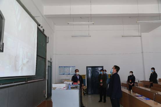 图片包含 室内, 站, 房间, 厨房描述已自动生成